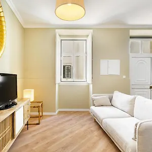 https://whome-urban-comfort-1-br-near-airport-train-station.hotels-lisbon-portugal.com